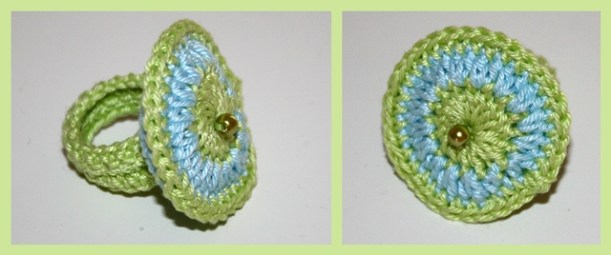 Haekeln_Ring_Gruen-Blau-mit-Perle