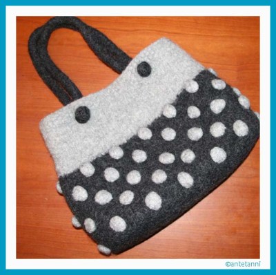 antetanni-strickt_Tasche-gefilzt_Grau-Dots_2013-01 (5)