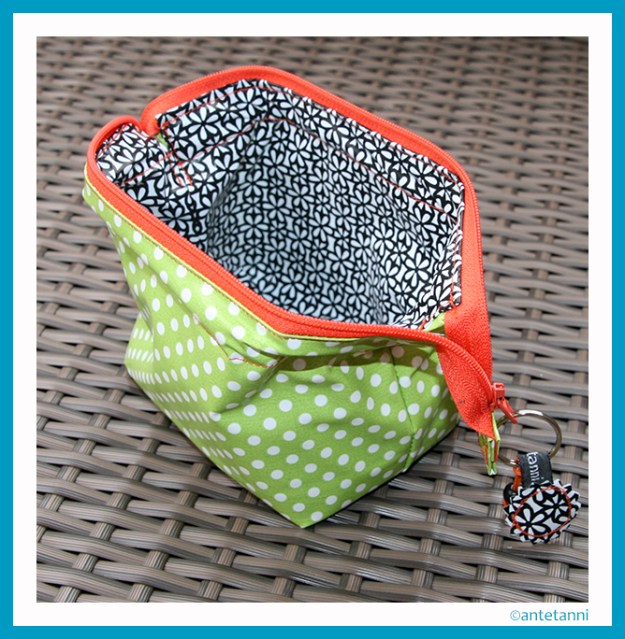 antetanni-naeht_Zip-Tasche-Utensilo-Polka-dots_klein (3)