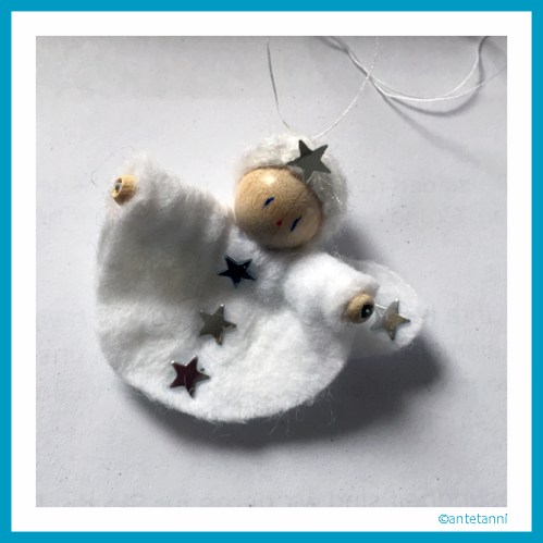 antetanni-freut-sich_Engelchen-Christkindlesmarkt-Moehringen-2015