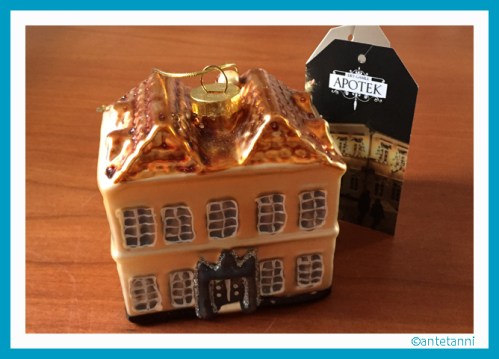 antetanni-kauft_Anhaenger_Det-gamle-Apotek_2015-12 (2)