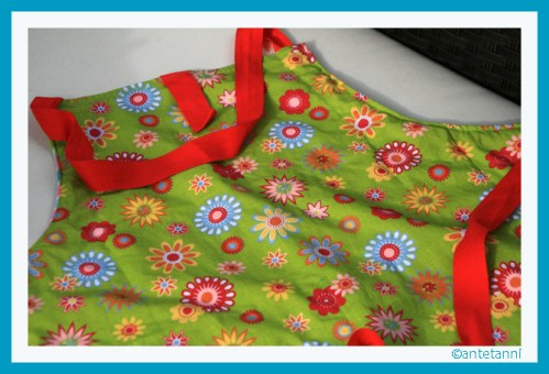 antetanni-naeht_schuerze_2016-10_rueckseiteaufhaenger